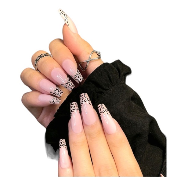 NIB 27 pcs Leopard Coffin Fake Nail Set & 1pc Nail File & 1 sheet Tape - Picture 3 of 5